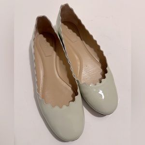Chloe Scalloped Patent Leather Cream Flats Size 37 (6.5)